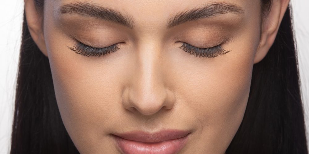 Objevte DIY Lash Extensions s cluster řasami od Nanolash. Proměňte svůj pohled za pouhých 10 minut!